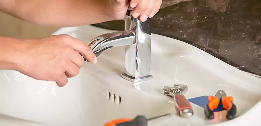 Bathtub Faucet Replacement in Greenfield
